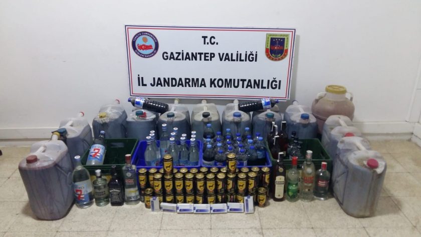 Gaziantep’te 400 litre kaçak içki ele geçirildi