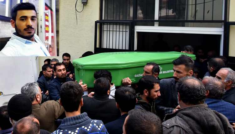 Motosiklet otomobil ile çarpıştı: 1 ölü