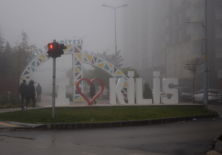 Güneyde sis hayatı durdurdu!