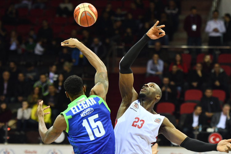 Evinde mağlup oldu!