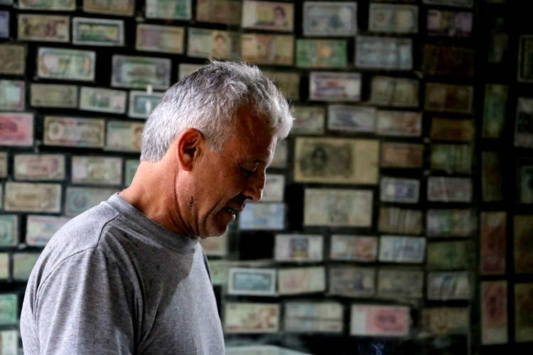 Kendi elleriyle kurduğu müzede 4 ton parası var