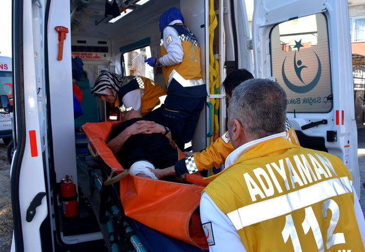 Tartıştığı babasını bacağından vurdu!