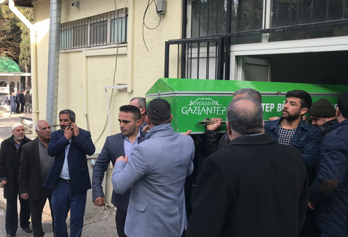 Yaşlı çift evde ölü bulundu