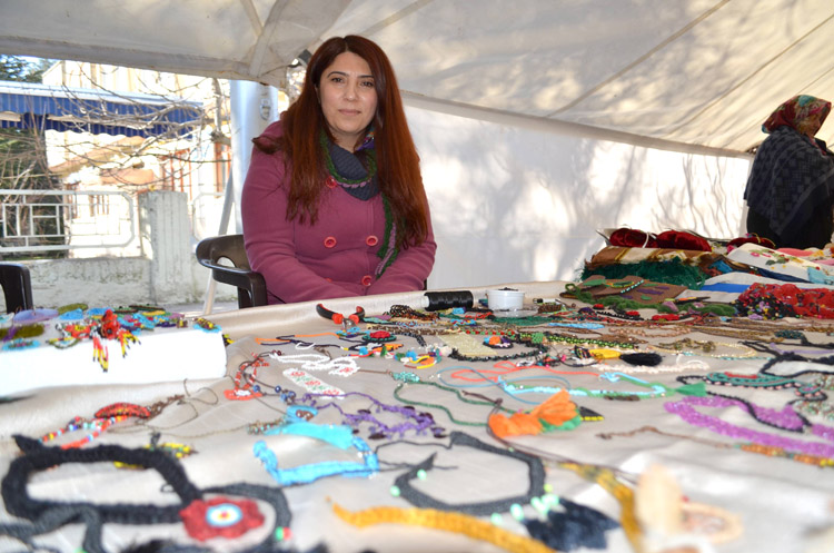 Atanamayan öğretmen pazarcı oldu