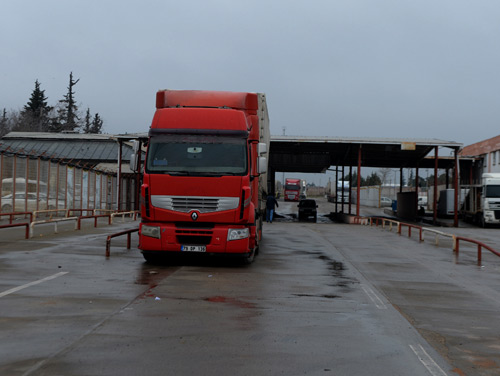 Gümrük kapısı 7 yıl sonra faaliyete başladı