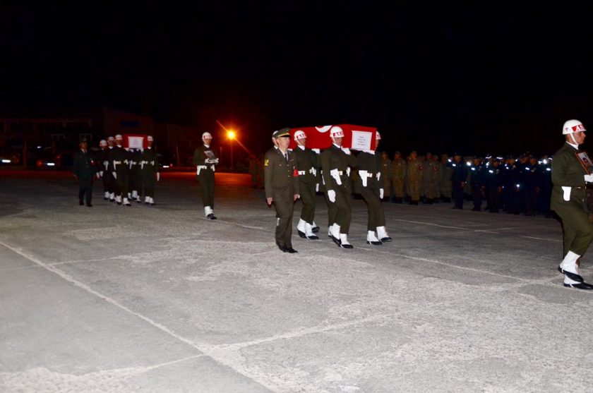 Şehit düşen askerlerin cenazeleri memleketlerine uğurlandı