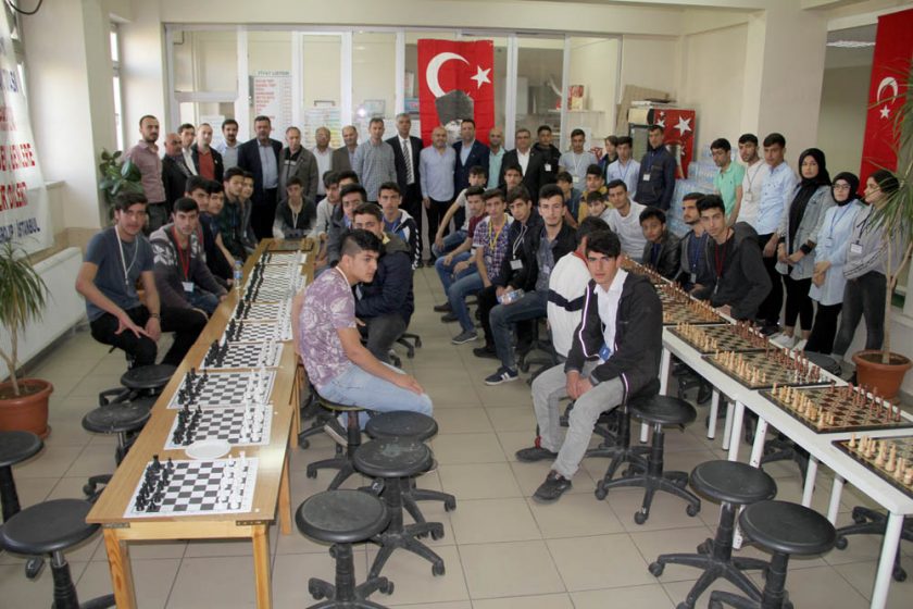 Satranç turnuvası düzenleniyor