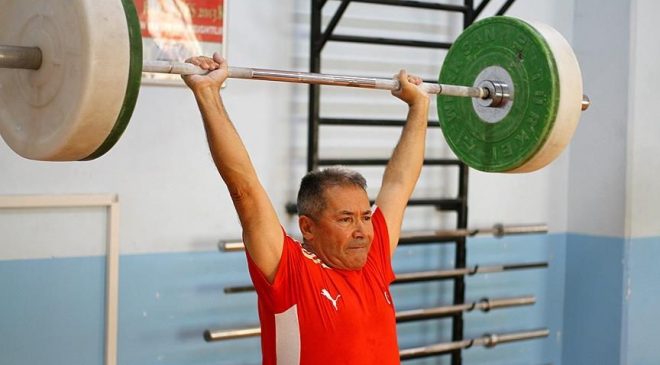 75 yaşında, hedefi dünya şampiyonluğu