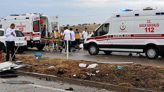 Minibüs Devrildi: 12 Yaralı!