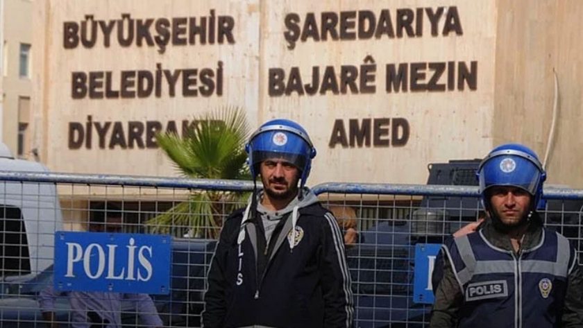 Kayyum Atanan Belediye Başkanları Gözaltına Alındı