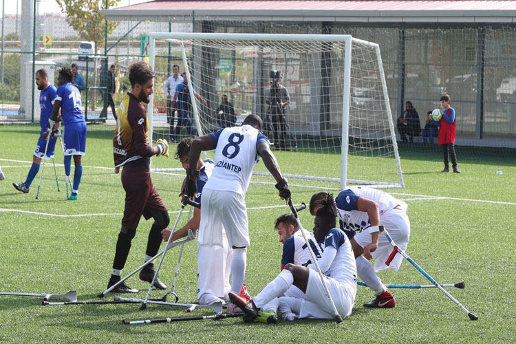 Şahinbey Ampute Kendi Evinde Galip