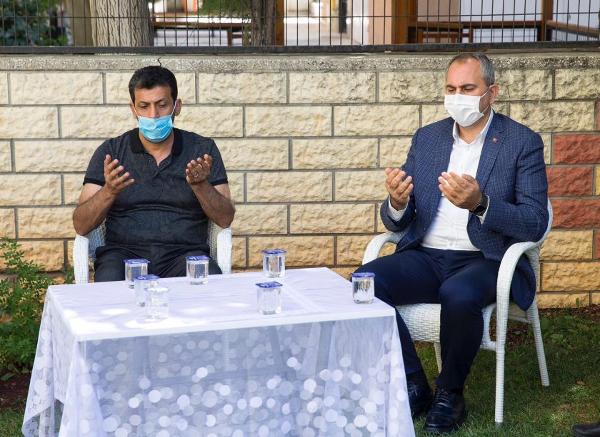 Adalet Bakanından Duygu Delen’in ailesine ziyaret