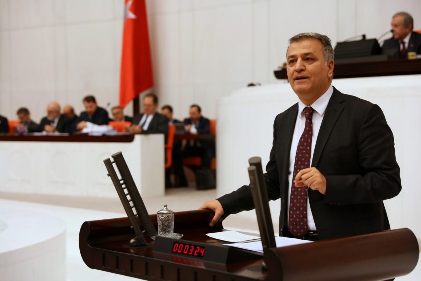 BioNTech aşısının AKP’li yöneticilere yapıldığı iddiası meclis gündeminde