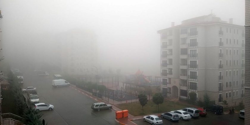 Yoğun Sis Hayatı Durma Noktasına Getirdi