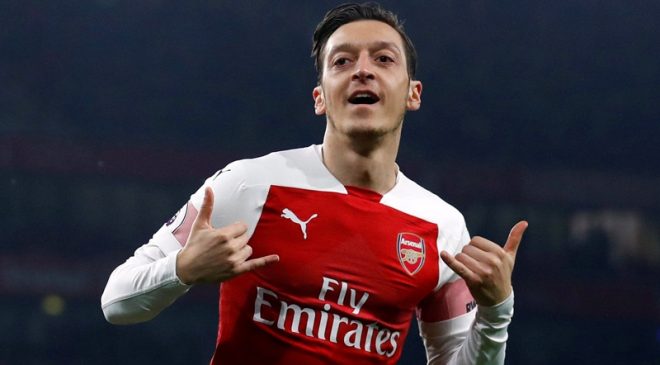 Fenerbahçe, Mesut Özil’le 3.5 yıllık sözleşme imzaladı