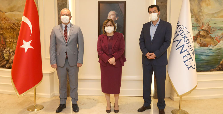 Üreticinin elinde kalan ayakkabılar halka dağıtılacak