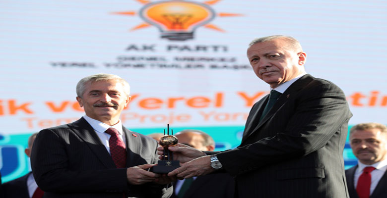 Cumhurbaşkanı’ndan Başkan Tahmazoğlu’na ödül