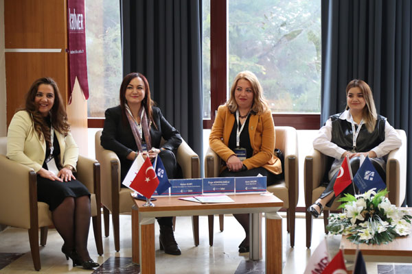 İlham Veren Kadınlar HKÜ’de Buluştu