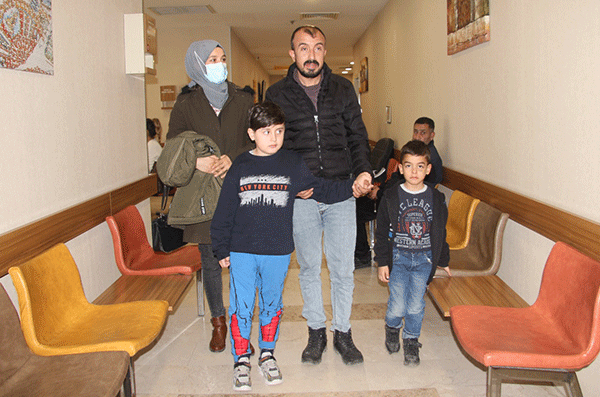 Kafasına kurşun isabet eden çocuk bir yıl sonra yürüyebildi