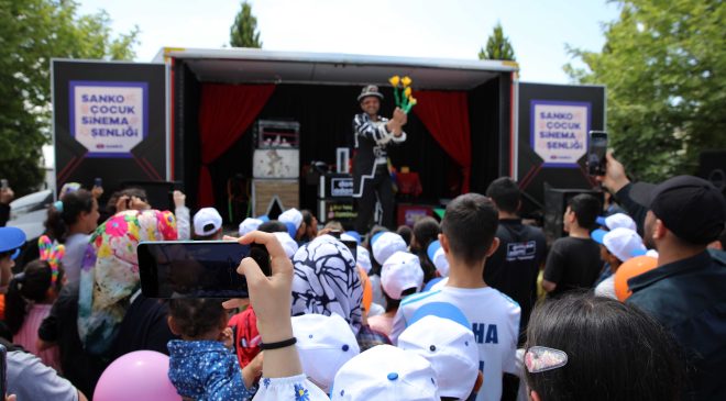 SANKO, Depremden Etkilenen Çocuklara Sinema Şenliği Düzenledi