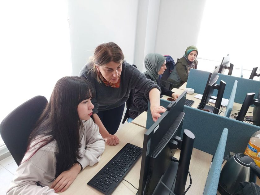 Depremzede kadınlar, yaşanmış hikayeleri “04.17 Belgeseli” ile anlattı