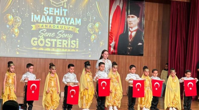 Miniklerden Dev Gösteri: Yıl Boyu Öğrendiklerini Sahnede Sergilediler